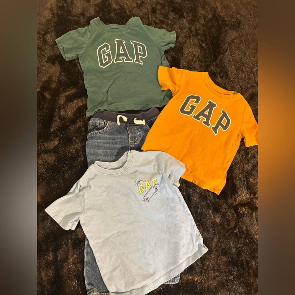 GAP Baby Toddler Clothing Lot | Size 4 Years | 4 Pieces (Tees + Jeans)